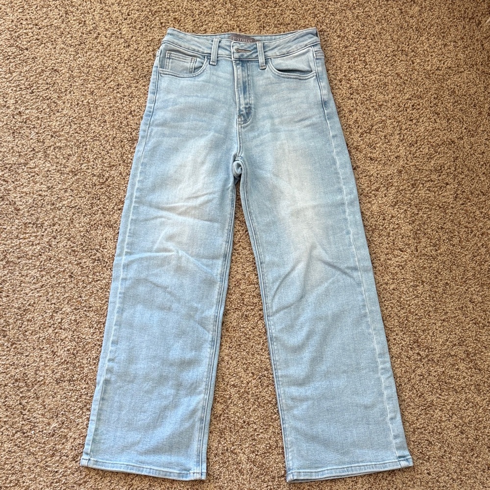 Light Wash Women’s High-Rise Straight Jeans, Cropped